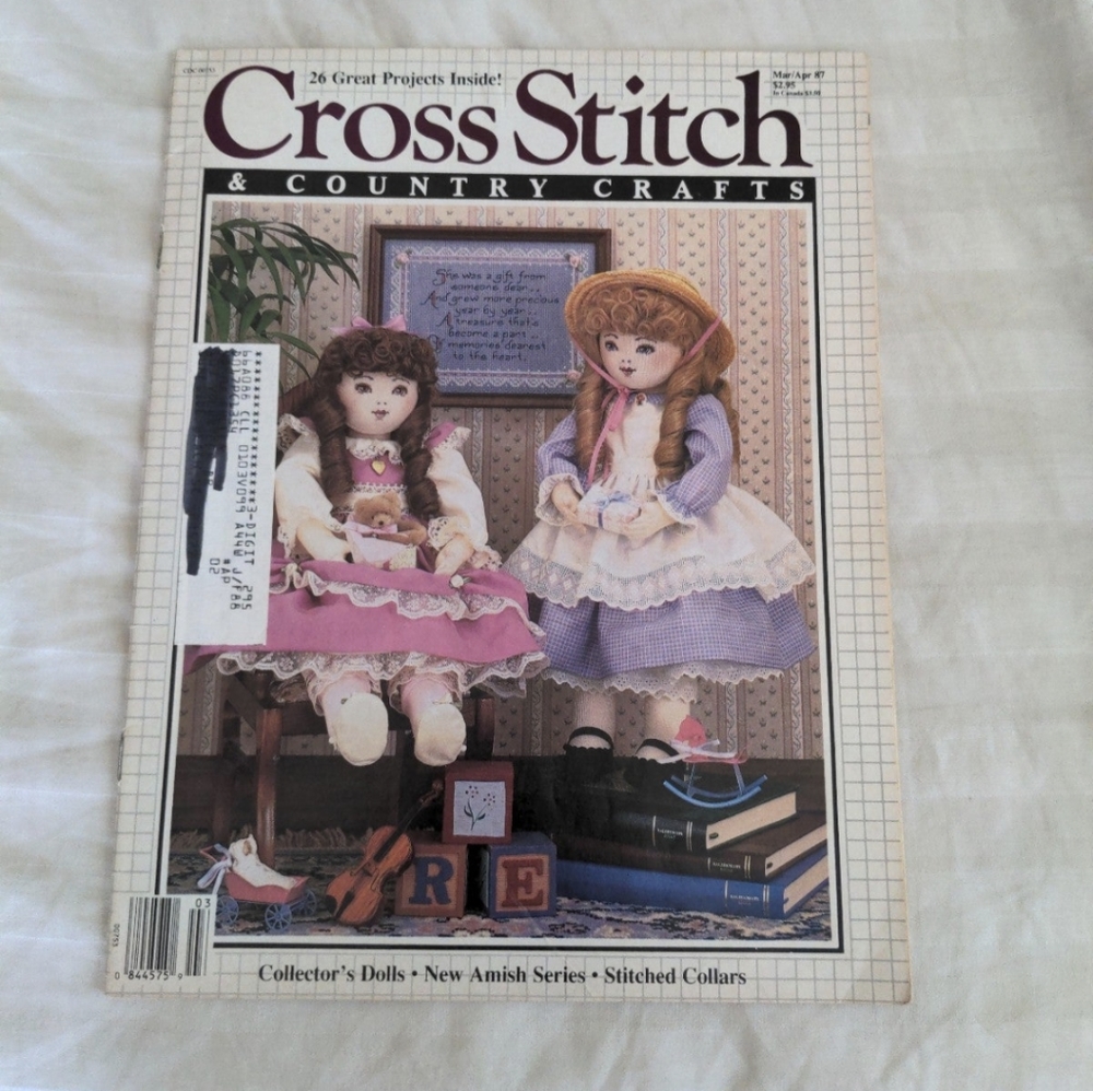 7 Vintage Back Issues of Cross Stitch and Country Crafts - Picture 5 of 5